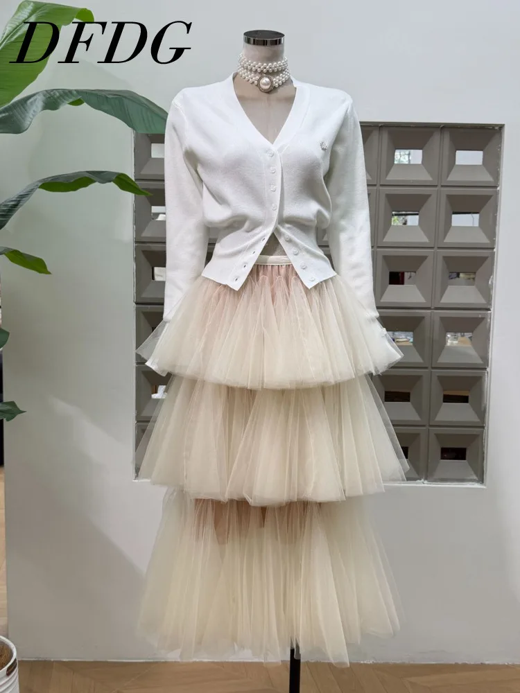 

DFDG женский весна-лето 2025 г., сетчатый корсет с v-образным вырезом и вышивкой для торта, укороченный топ, вязаный свитер с завязкой на талии, многоуровневый тюлевой комплект для вечеринки