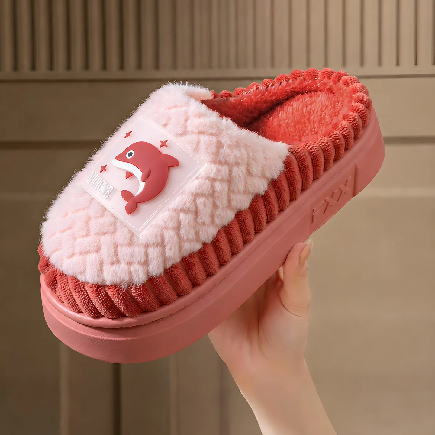 Winterwarme Hausschuhe für Damen und Herren, niedliche Wal-Cartoon-Plattformschuhe mit dickem Plüsch, rutschfeste, weiche EVA-Sohle, Indoor-Schlafzimmer-Slides, Mules – Detail 7