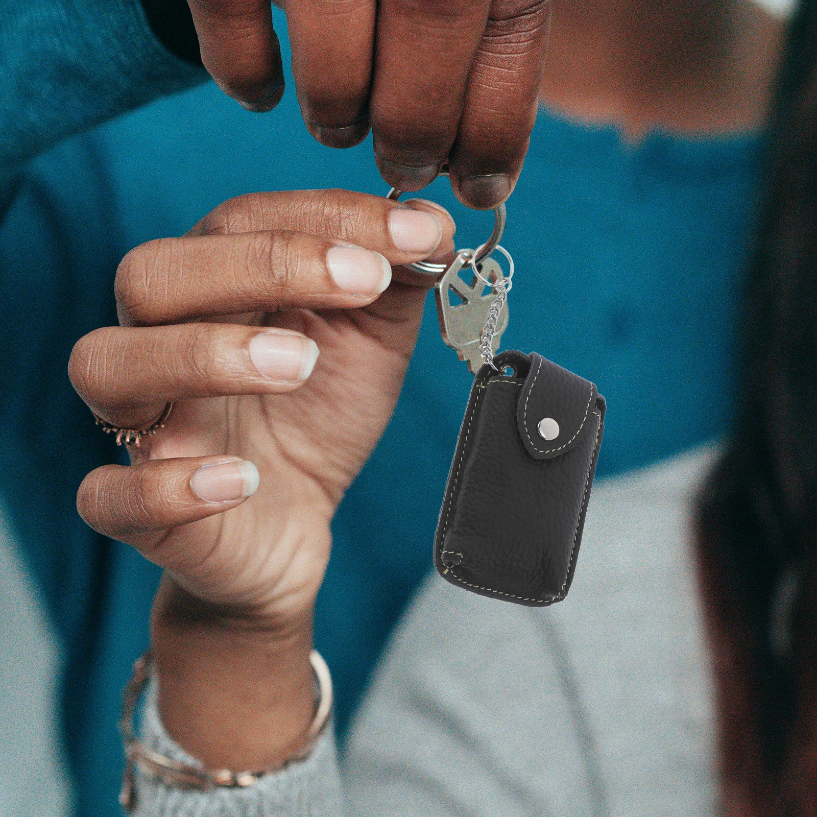 

Car Key Bag Fob Case Cover Holder Protector Black Durable Clasp Closure Small Lightweight for Keys Cables Cards