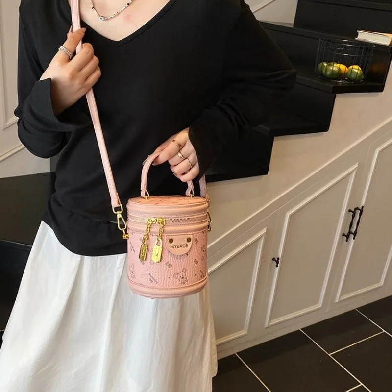 

Fashionable Handbag For Women Express Your Unique Personality Through Your Choice Of Accessories