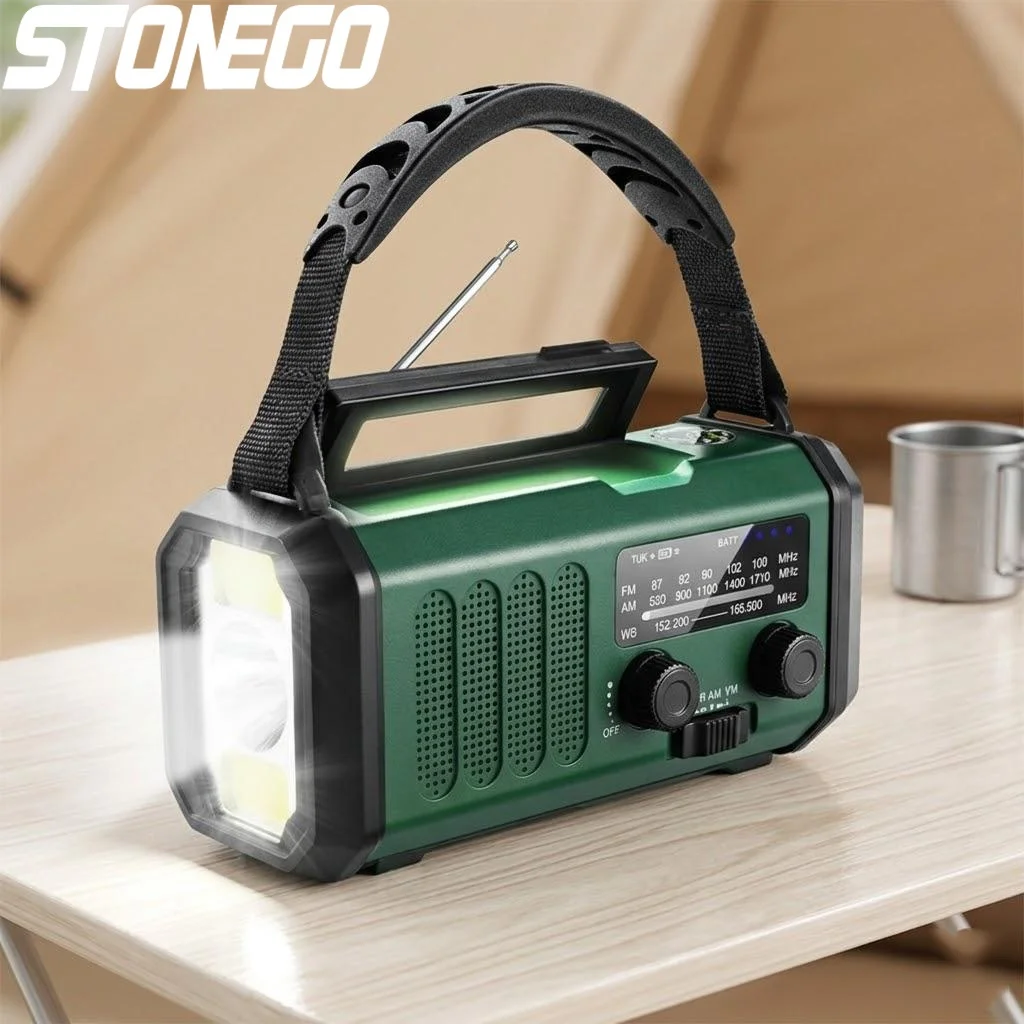 

Радиоприемник на солнечной батарее 10000 мАч с ручным приводом, AM/FM, оповещением о погоде, зарядкой USB-C, фонариком, сигнализацией SOS, компасом – незаменимый гаджет для активного отдыха