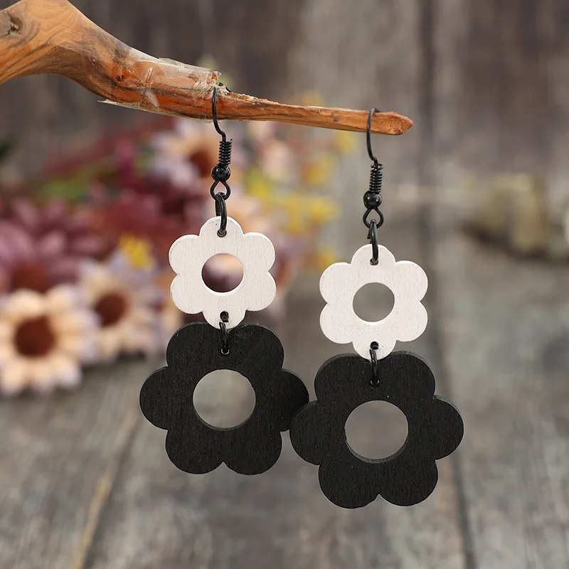New Arrival European American Style Hollow Out Black White Wooden Flower Patchwork Long Retro Elegant Women's Earrings Wholesale