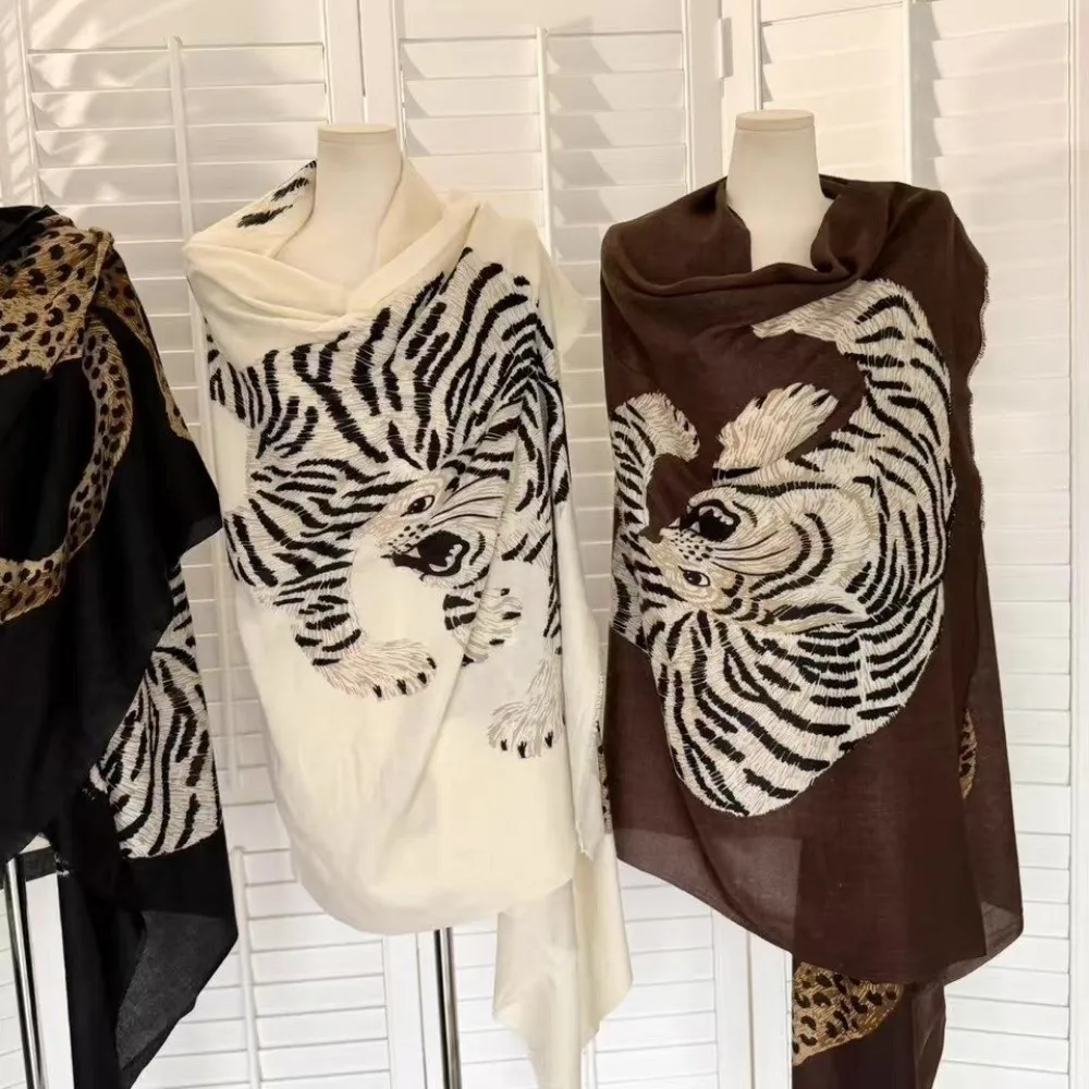 Leopard Sunscreen Cover-up Tiger Print Old Money Style Vintage Shawl Wrap Sun Protection Neckerchief Draped Cardigan Winter