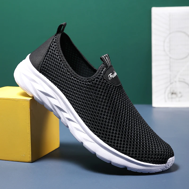 Men's Mesh Shoes Breathable Soft Comfortable Lightweight Flat Casual Men's Sports Shoes Summer Outdoor Non-slip Casual Shoes