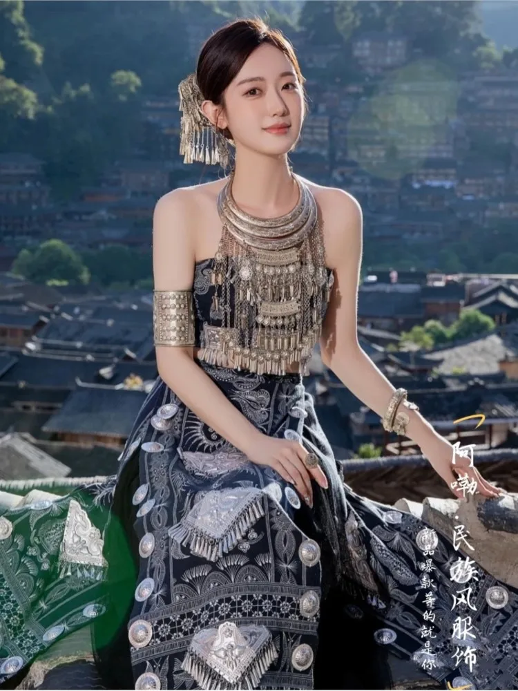 

Ethnic women's batik strapless long dress performance costume style travel photography