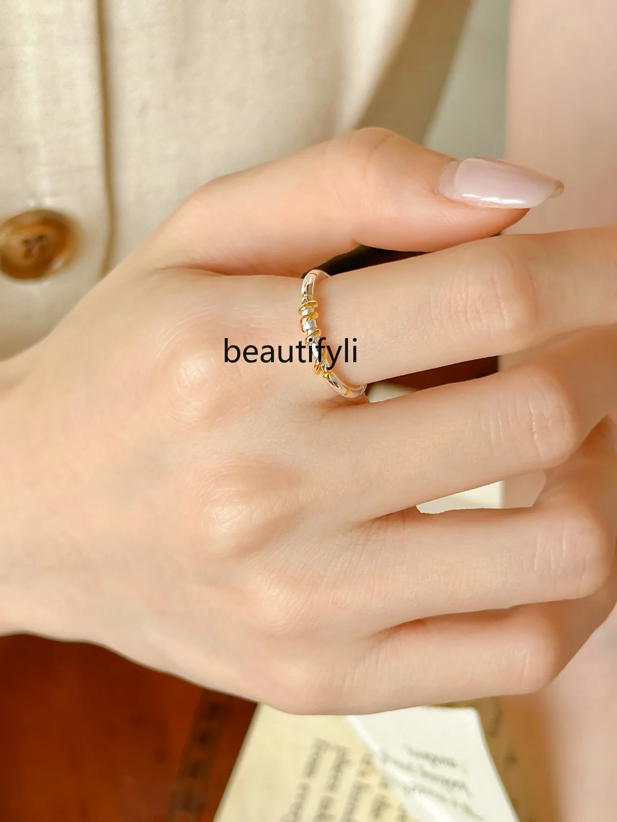 

Fashion Personality Winding Niche Design Ring Minimalist Design All-Match Earrings Switchable Index Finger Ring