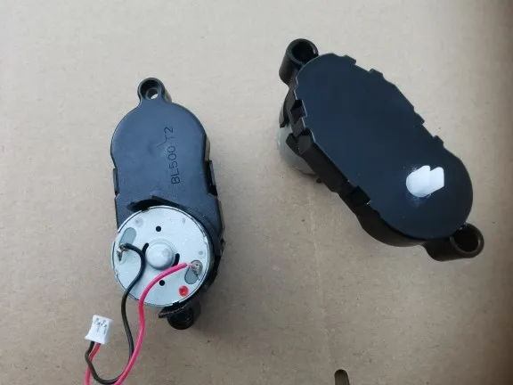 

1 шт. R1-L083B двигатель с боковой щеткой подходит для аксессуаров для подметальных машин Prosanik 780 BL500-T2