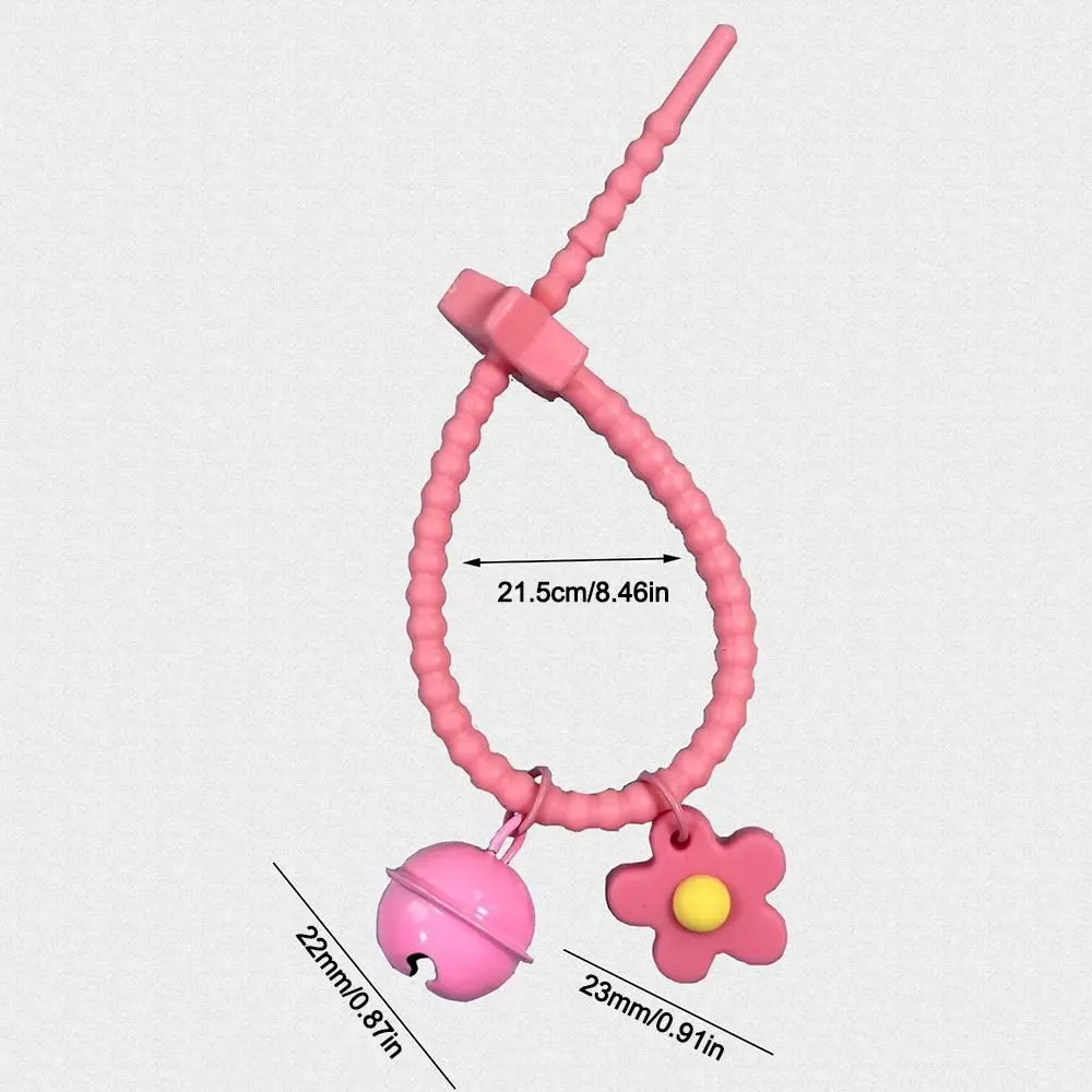 قلادة زهرة بلون الحلوى ، زينة معلقة لطيفة مع جرس ، قلادة حقيبة سيليكون ، حلقة مفتاح حقيبة ، ملحقات حقيبة