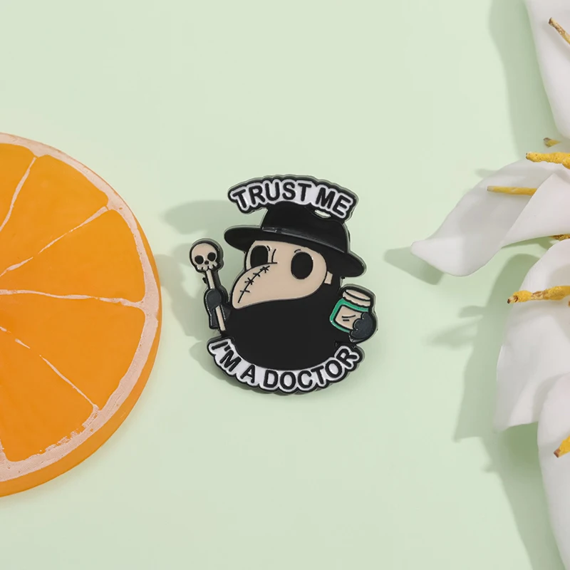 

Trust Me I'm A Doctor Enamel Pins Halloween Punk Wizard Brooches Lapel Badge Backpack Clothes Jewelry Gift for Friends Wholesale