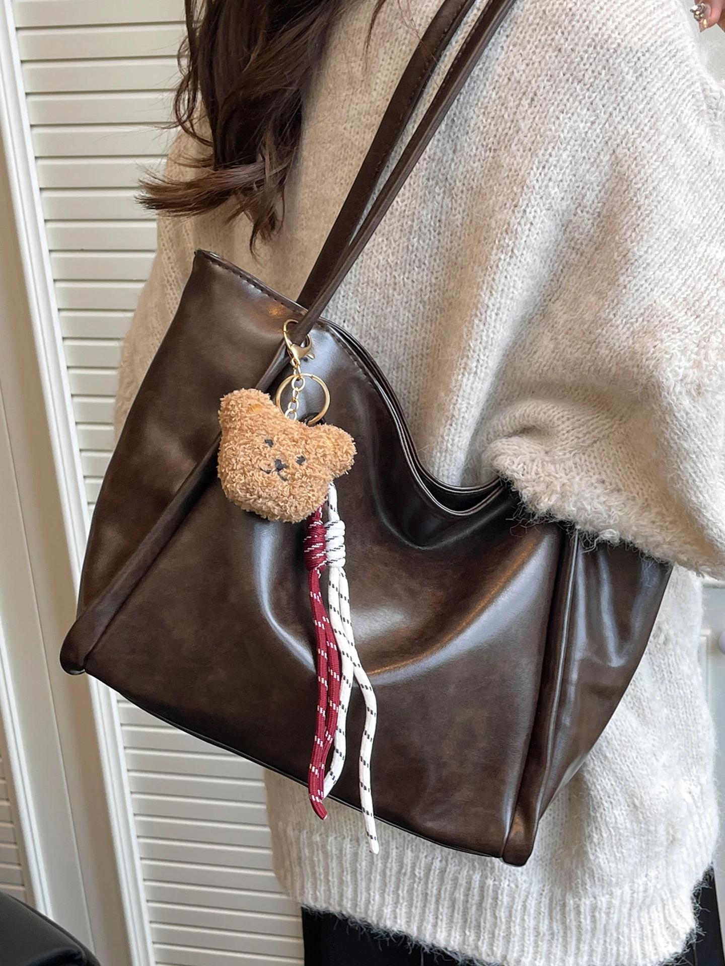 

Faionable Large Capaci Commuter Tote Bag Women's 2025 Autumn Winter New Sle Handbag Single oulder Versatile Casual Si...