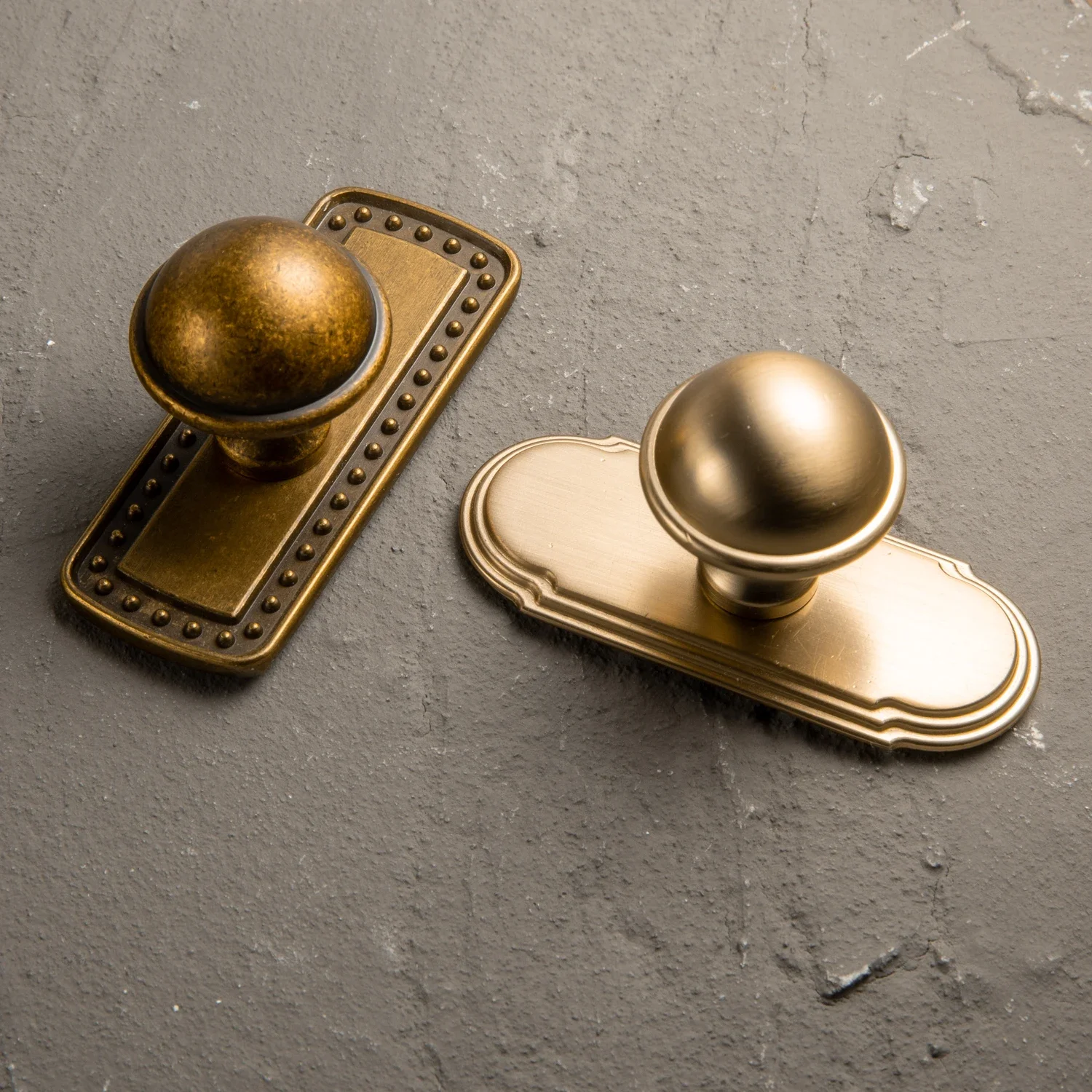 Goo-Ki Antique Brass Cabinet Knob with Backplate High-end Ball Drawer Pulls Furniture Knobs for Kitchen Cupboard & Dresser
