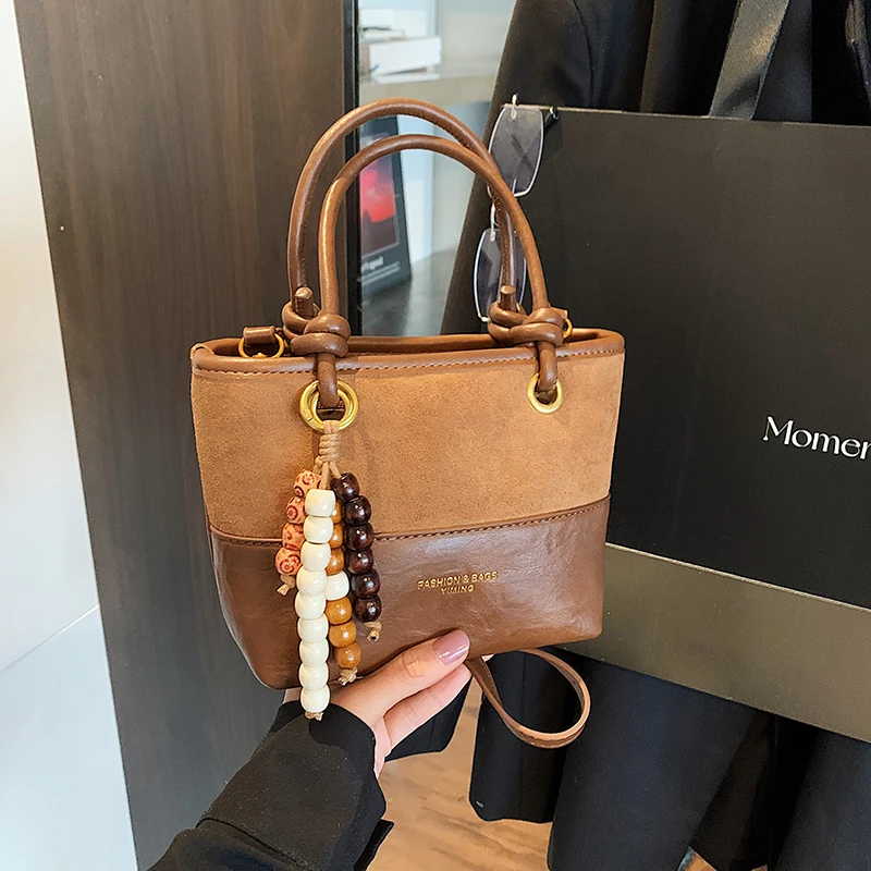 

Новые стильные универсальные женские сумки на молнии 2026 года: креативные модные молодежные сумки через плечо и кроссбоди из искусственной кожи с комбинированными вставками