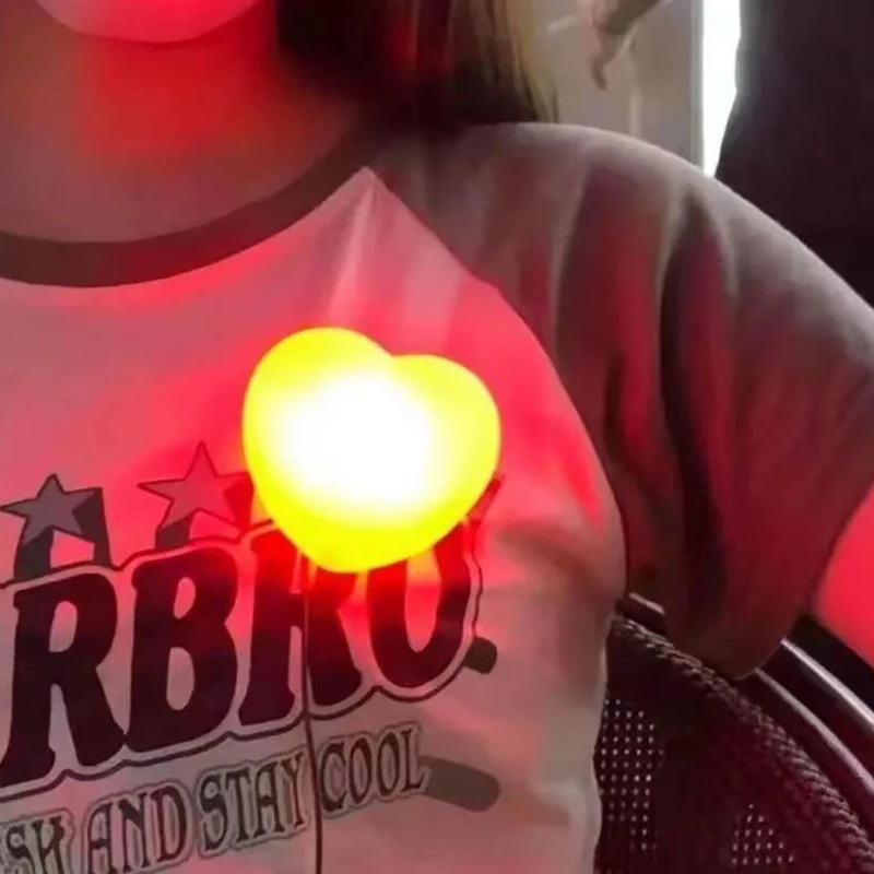 Luz de corazón (Color rojo), trucos de Magia, luz de amor, escenario de Magia, primer plano, accesorios de fuego, accesorios de comedia, Día de San Valentín