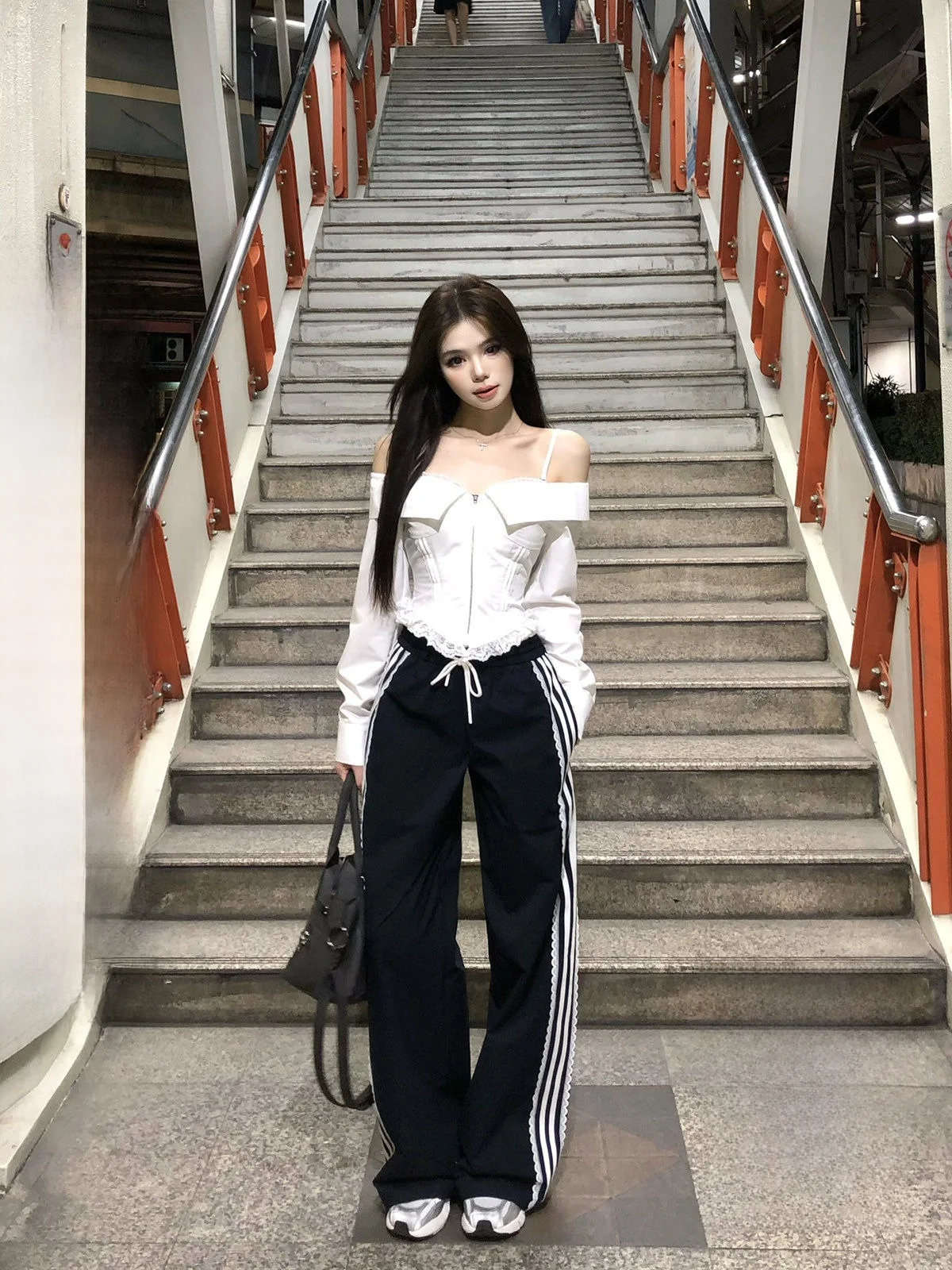 

Slim Fit ort Svel Women's irt Hot Girl Cotton Polyester Blend Long Sve One oulder French Sle Spring Faion Top