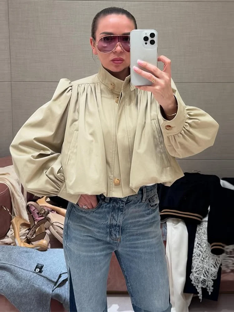 Рисунок 2 - Модный женский плащ-стойка с длинным рукавом