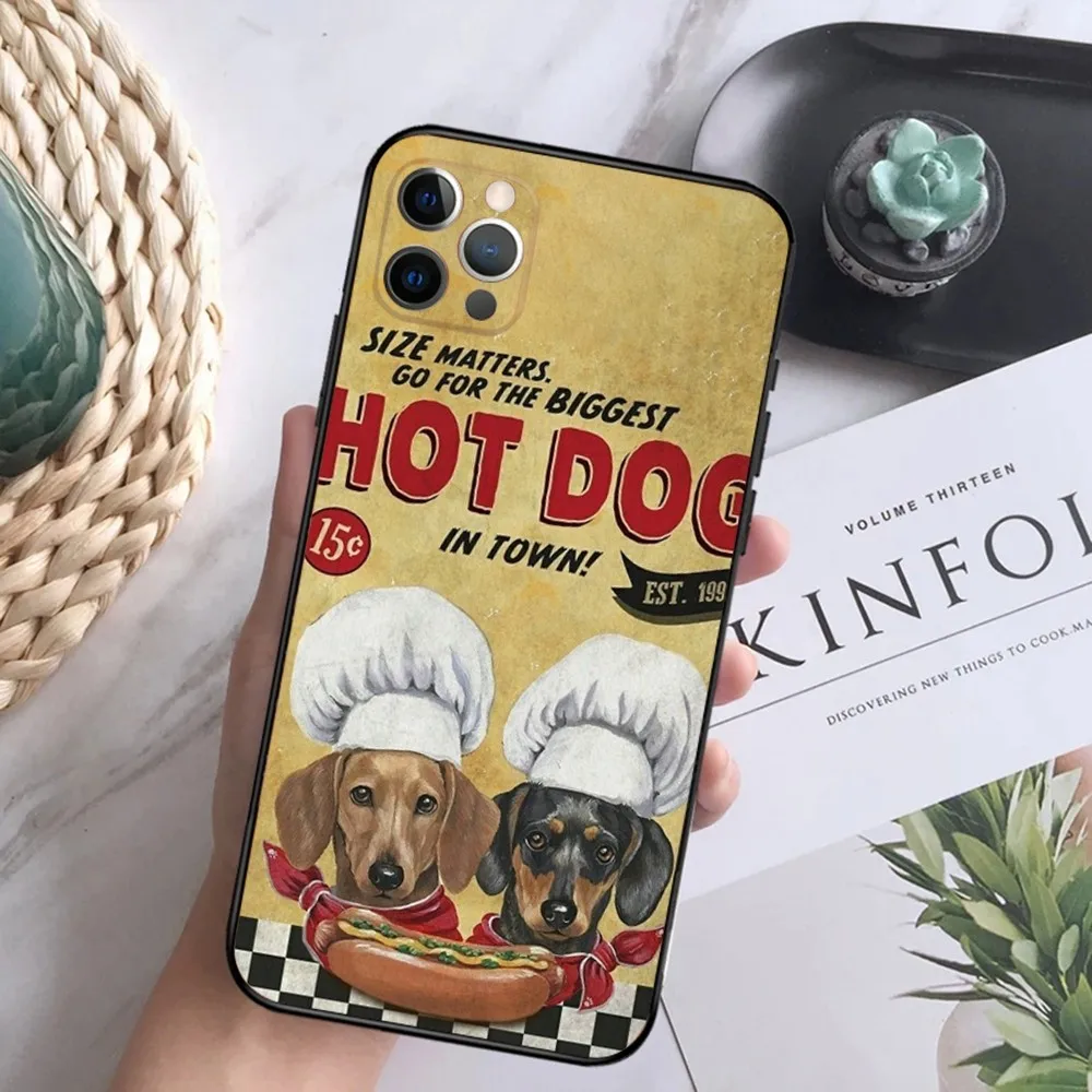 Casing Ponsel Hot Dog Anjing Dachshund untuk iPhone 16,15,14,13,12 Mini 11 Pro XR,X,XS,MAX 7,8 Plus Sampul Silikon Hitam Lembut
