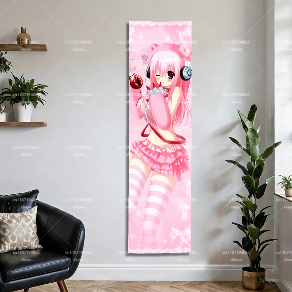 S-Super Sonico Wandteppich, Gloomy Bear Cosplay-Outfit, rosa Sternenhintergrund, Otaku-Dekor – Detail 3