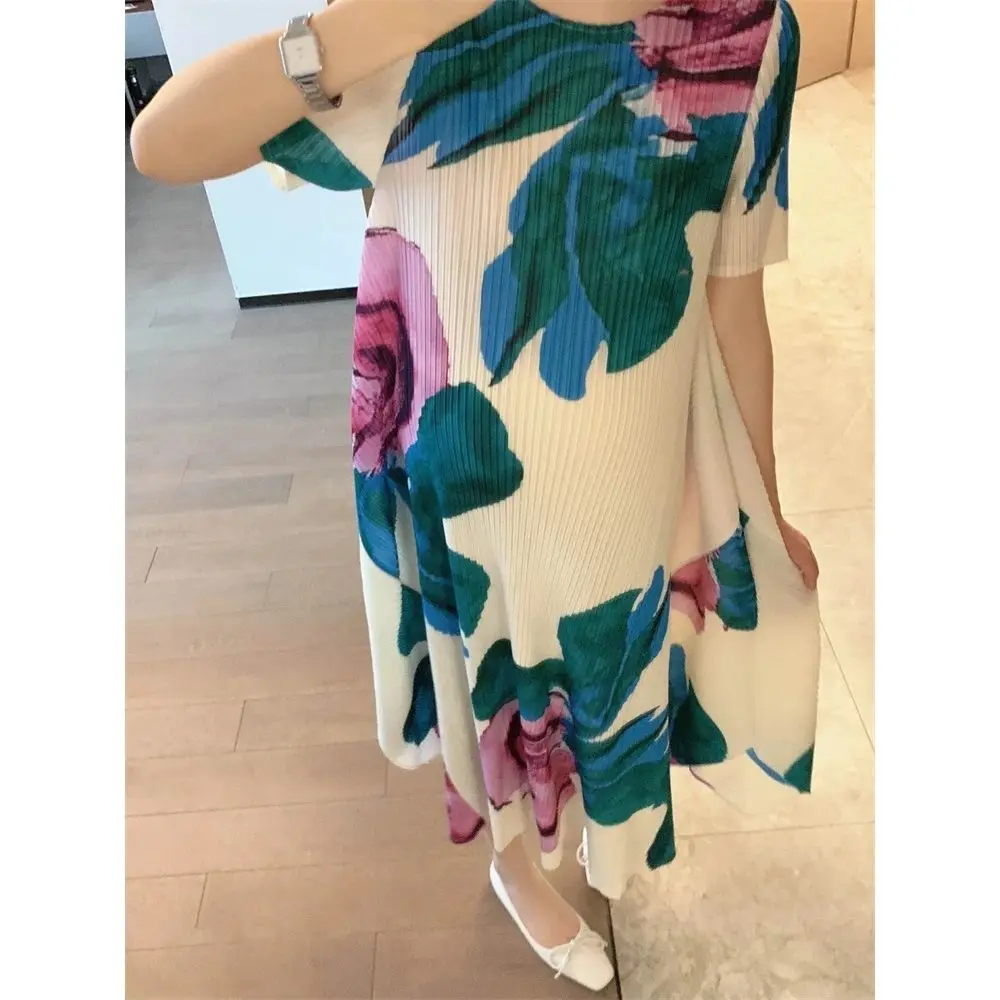 Temperament slim dress pleats 2024 new loose fashion Western-style V-neck green floral print big fashion skirt summer dress