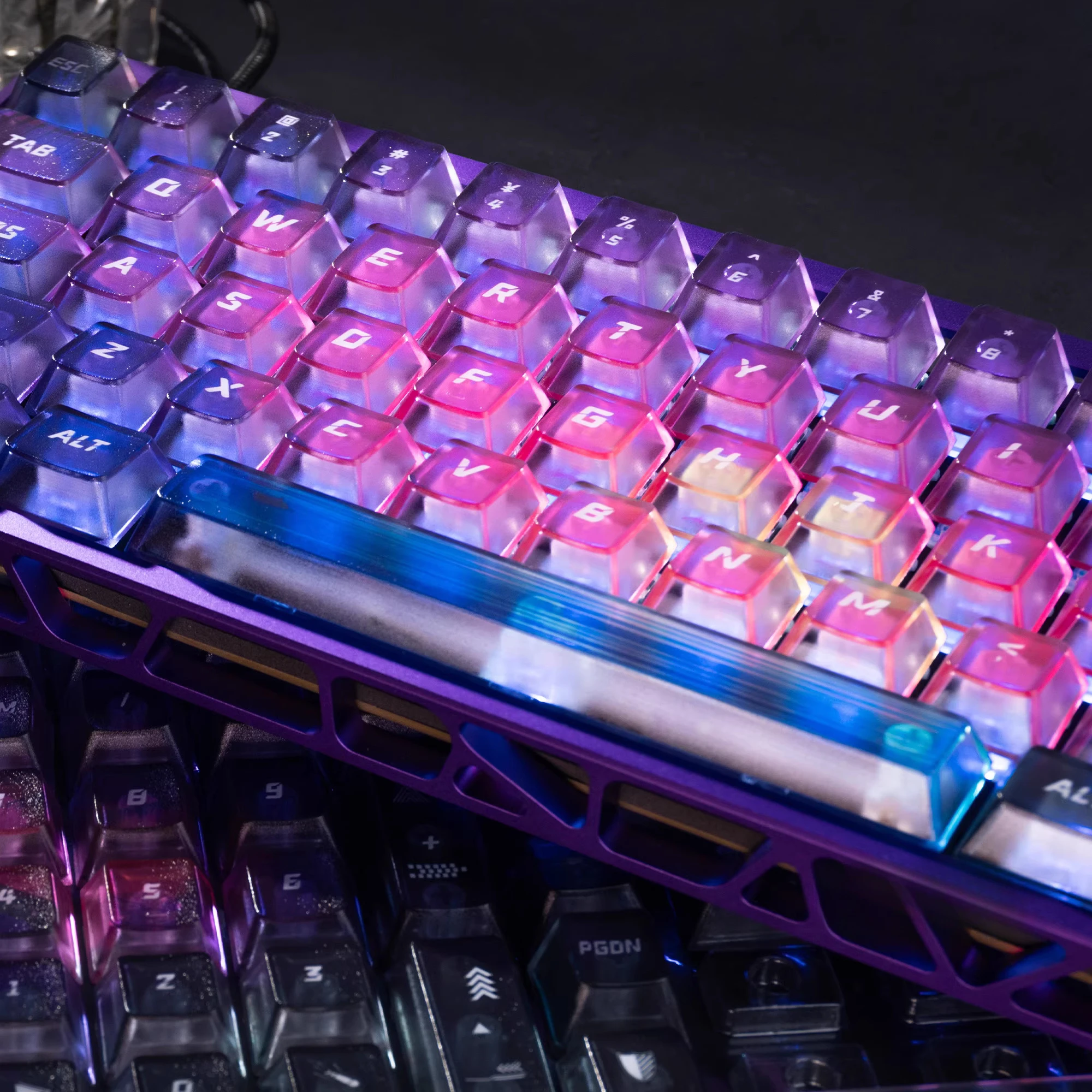 

Прозрачная клавиатура с туманом заката и закатом, выгравированная матовая прозрачная легкая полупрозрачная клавиатура с рисунком маленькой пчелы 68.