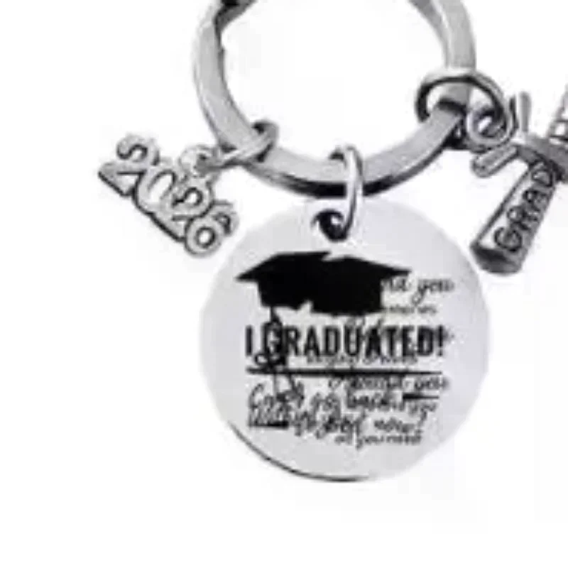 

Подарочный брелок на выпускной: Класс 2026. Прочный брелок-подвеска из нержавеющей стали. Сувенир для студентов-медиков и юристов.