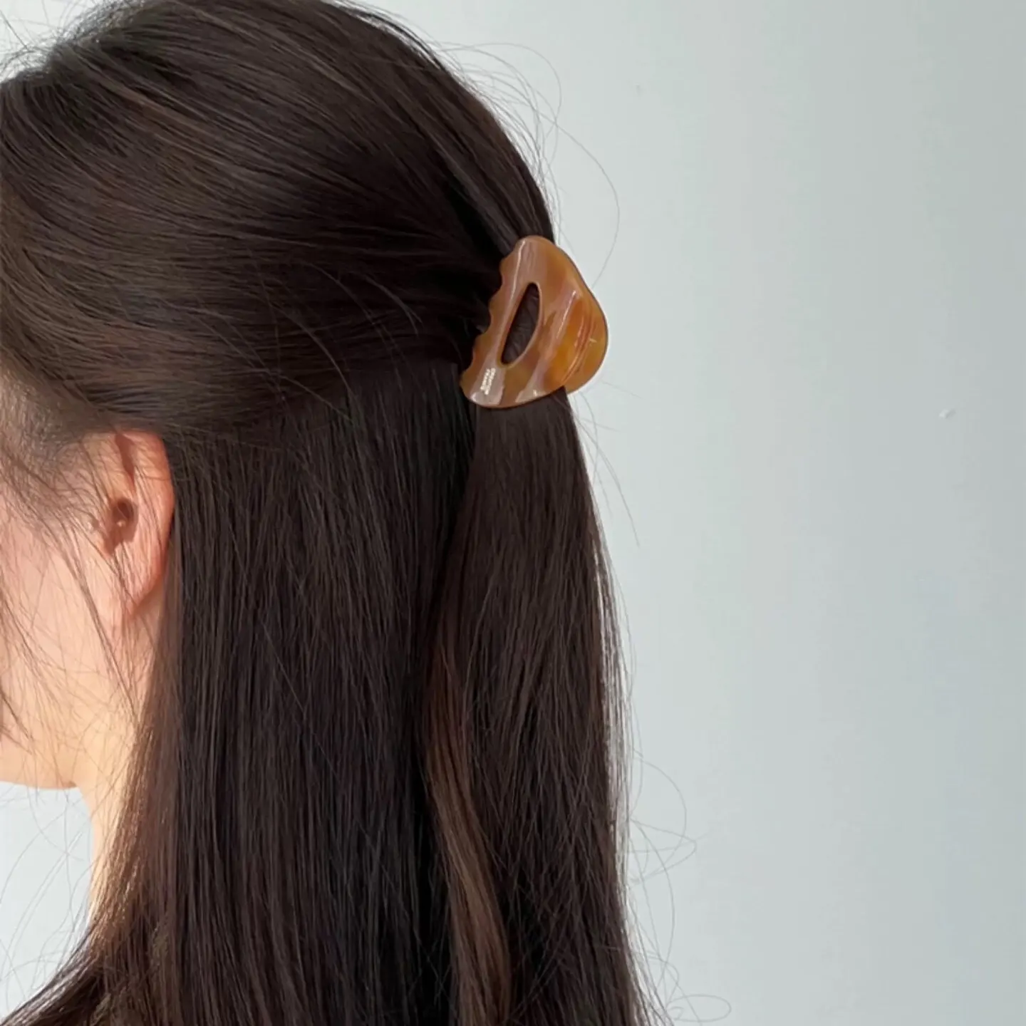 Small Gold Logo Hair Claw Clip Non Slip Mini Jaw Clip for Half Up Hairstyle Cute French Daily Hair Accessory for Girls