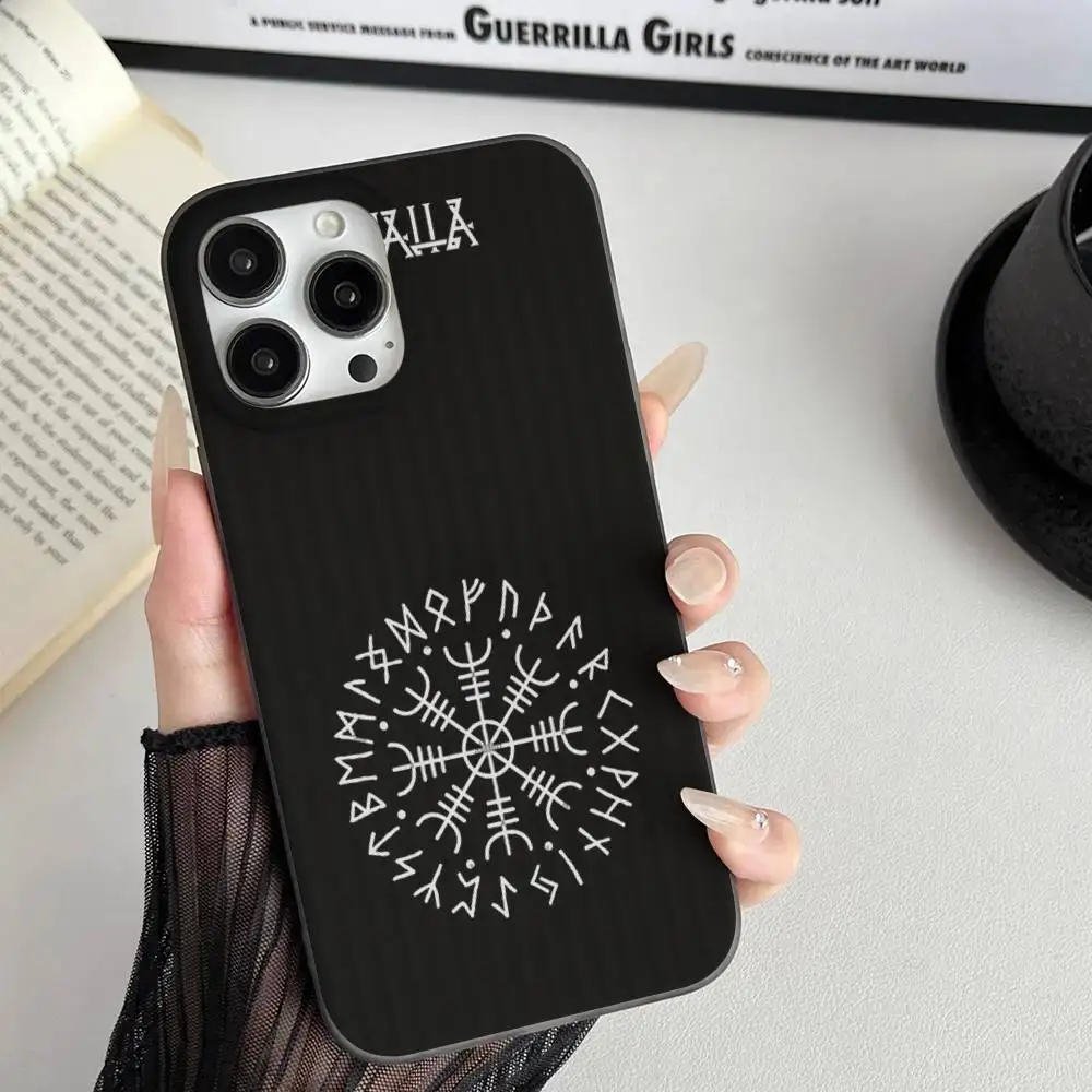 スラブのバイキングのシンボル「コロヴラート」のソフトで波型の透明なスマホケース（iPhone 17、15、16、11、12、13、14 Pro Max Plus Pro対応）