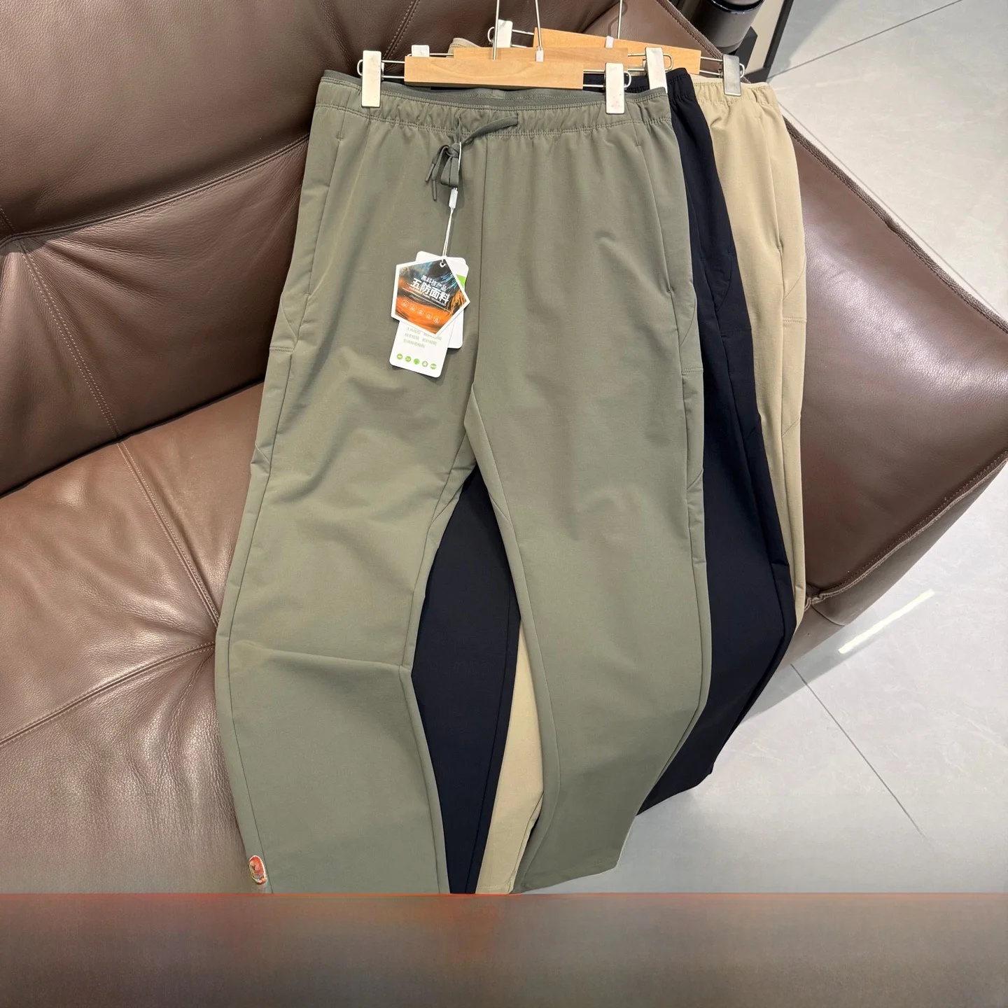 

Мужские брюки из серии 3D Tailoring Qui Dry, дышащие, мягкие, маслостойкие, осенние, повседневные, прямые брюки