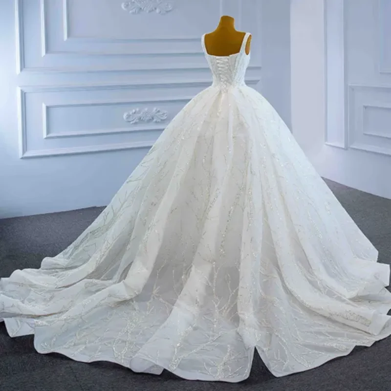 Luxuriöses, herzförmiges, glitzerndes Träger-Hochzeitskleid, schulterfreies Brautballkleid, romantisches Prinzessin-Hochzeitskleid nach Maß