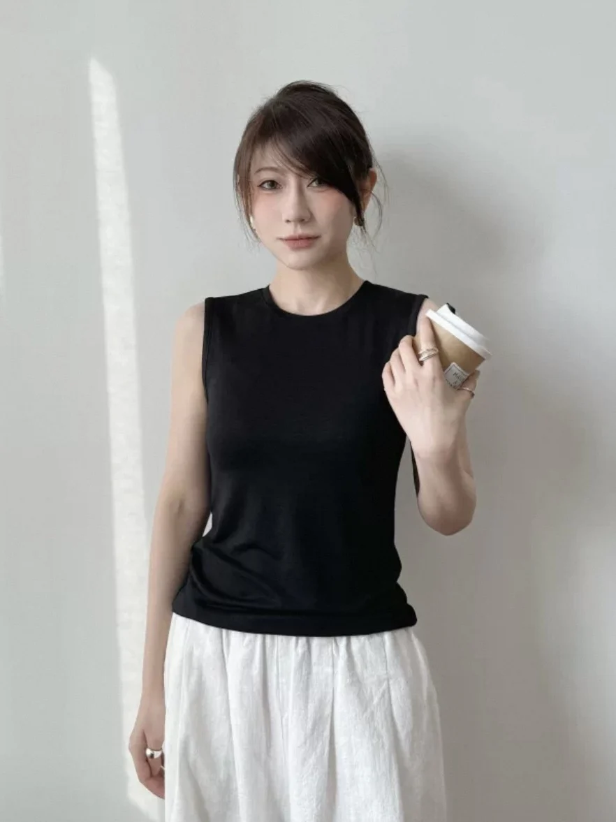Summer Wide Strap round Neck Tank Top Women's Slim Fit Sleeveless Vest Inner Wear Base Shirt Versatile Outerwear Casual Style