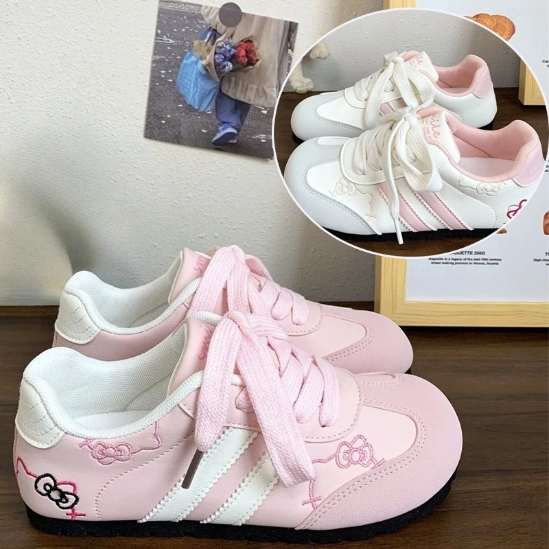 

Немецкие тренировочные туфли Hello Kitty, женские милые кроссовки, новинка 2025 года, туфли на плоской подошве со шнуровкой в стиле ретро, большой размер, повседневные кроссовки Forrest Gump