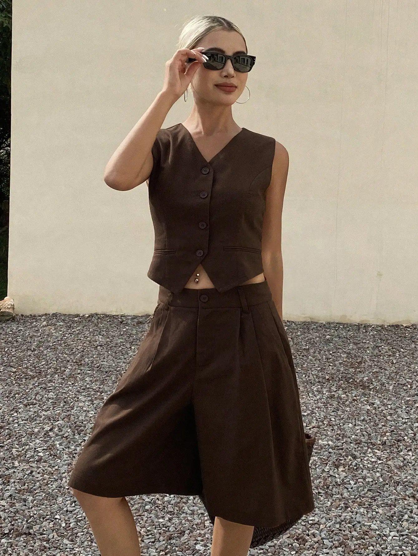 

Casual 2 Piece Linen Set For Women Summer Sleeveless V-Neck Shorts Suit