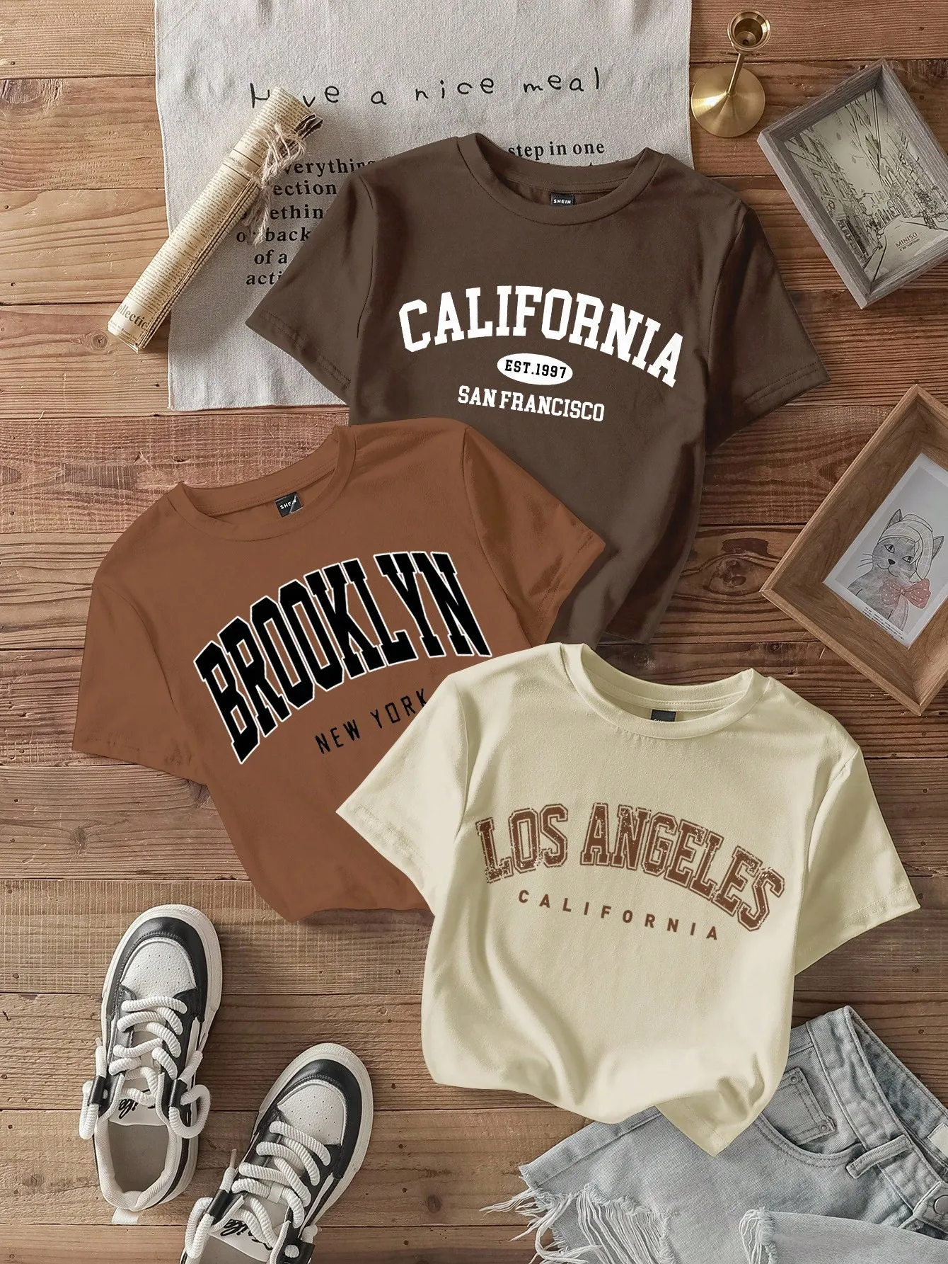 

3 шт., женские винтажные футболки с короткими рукавами и городским принтом, повседневная уличная одежда, стиль Y2K, укороченный крой