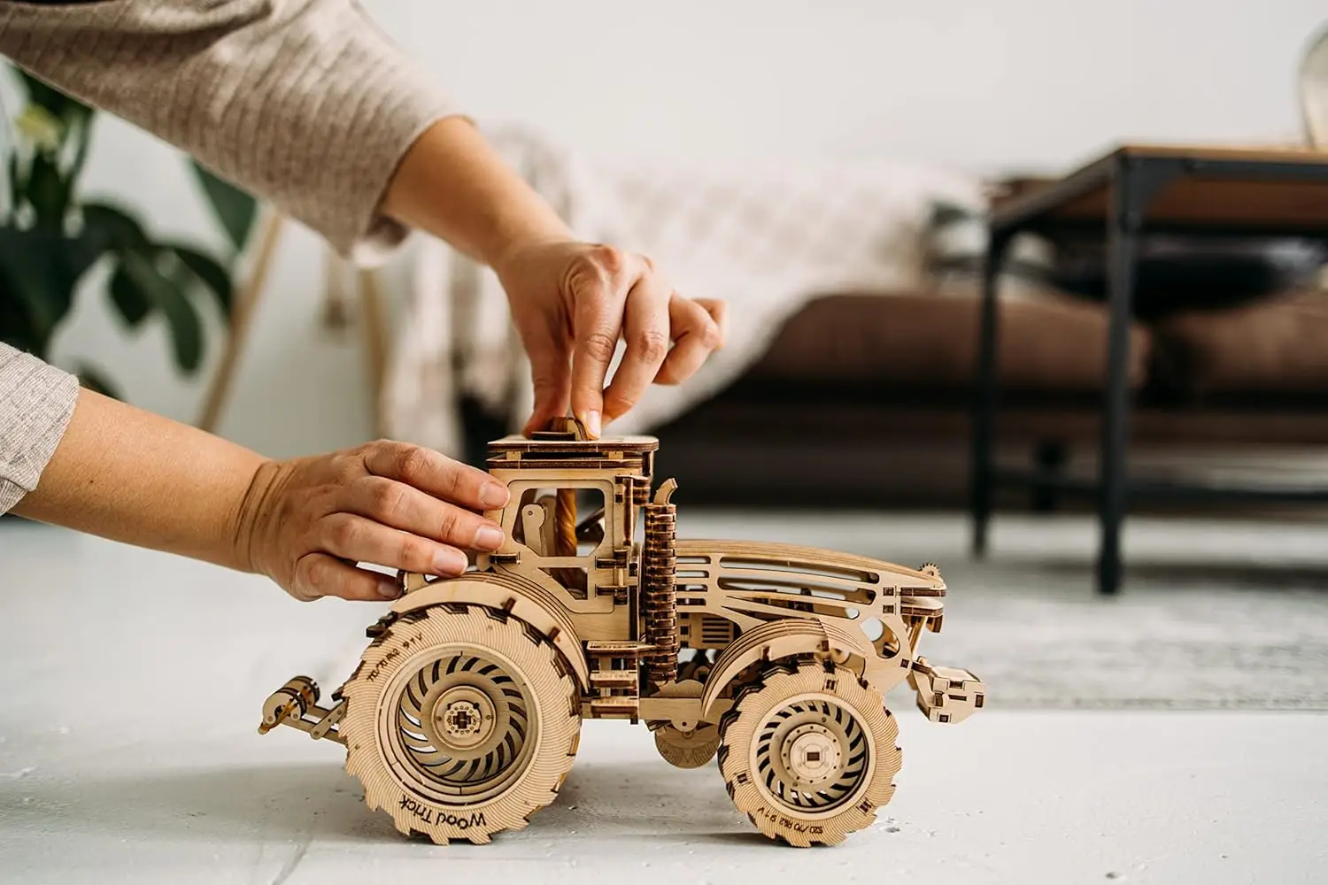 Wooden 3D Puzzles Mechanical Tractor Model Kit for Adults & Kids To Build, 11x7″, 2 Speeds, Engineering DIY Wooden Models