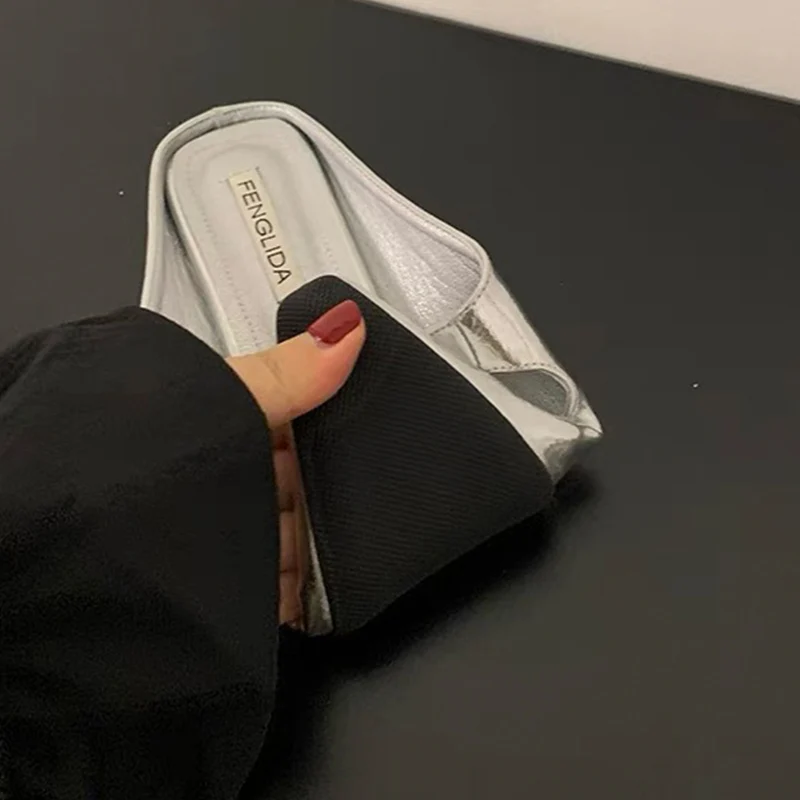 Dedo do pé apontado sandálias femininas apartamentos chinelos mules sapatos designer verão 2025 nova marca sexy mulher sapatos estilingue flip flops mujer