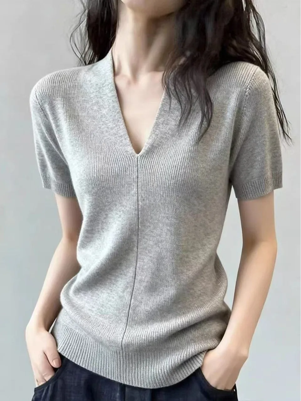 

ay V-Ne ort Sve Knitted Top Women's Faionable Slim Fit Summer 2026 Korean Sle Versatile Base irt