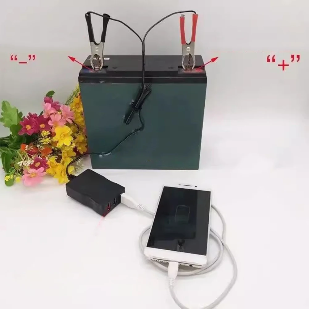 محول تيار مستمر مع مشبك بطارية 12 فولت 24 فولت إلى 5 فولت USB محول تنحى متعدد المنافذ للمنزل/الخارجي لشحن الهواتف الذكية