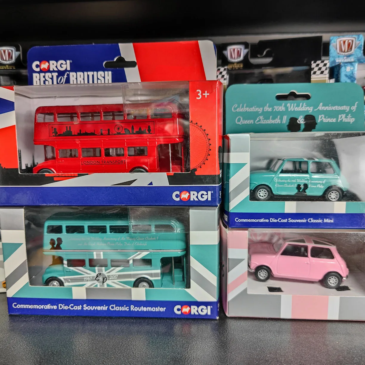 

Литая под давлением модель автомобиля из сплава в масштабе 1/43