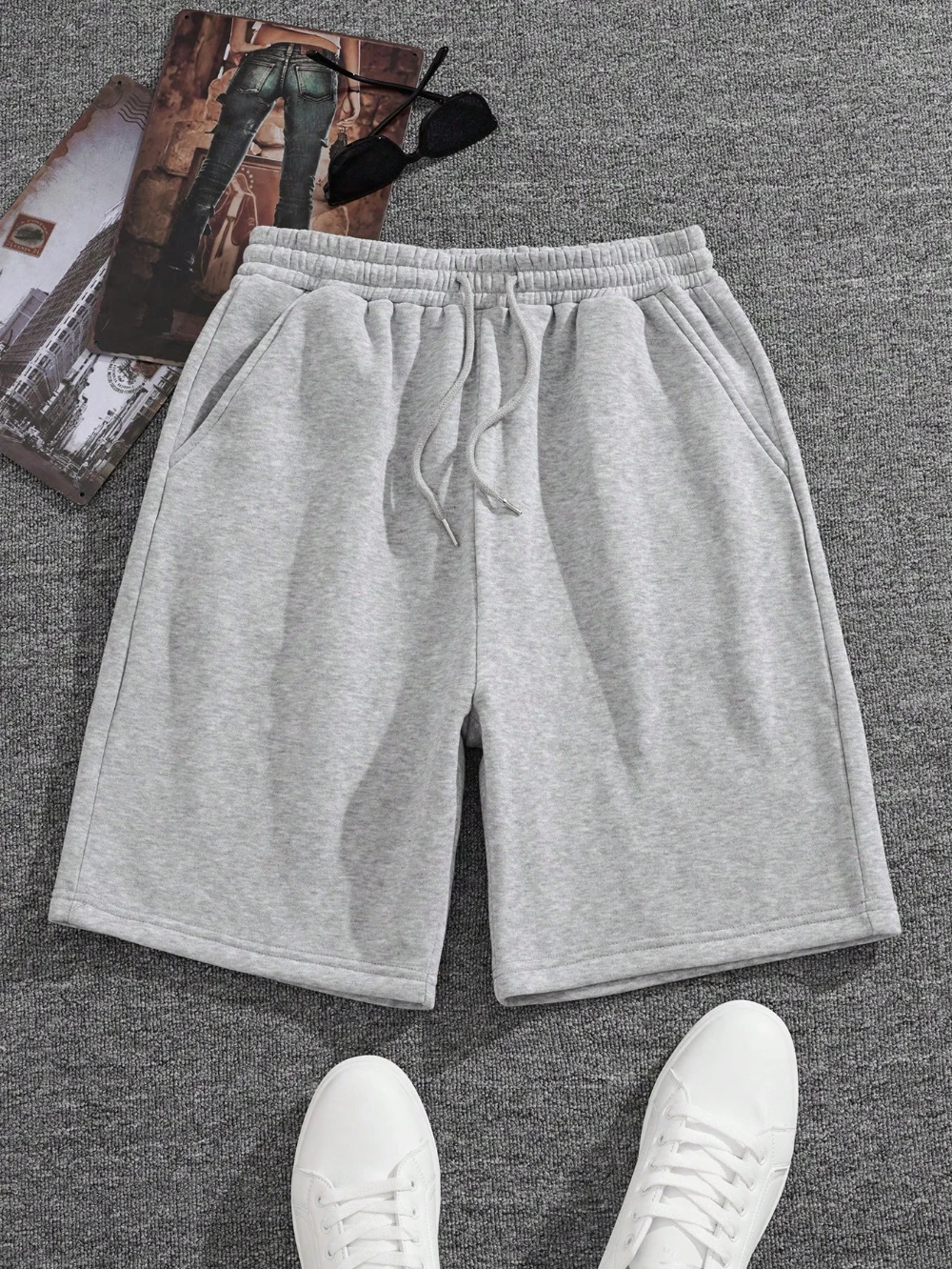

Multi-functional men's casual shorts suitable for street photography casual wear camping beach and all-season wear