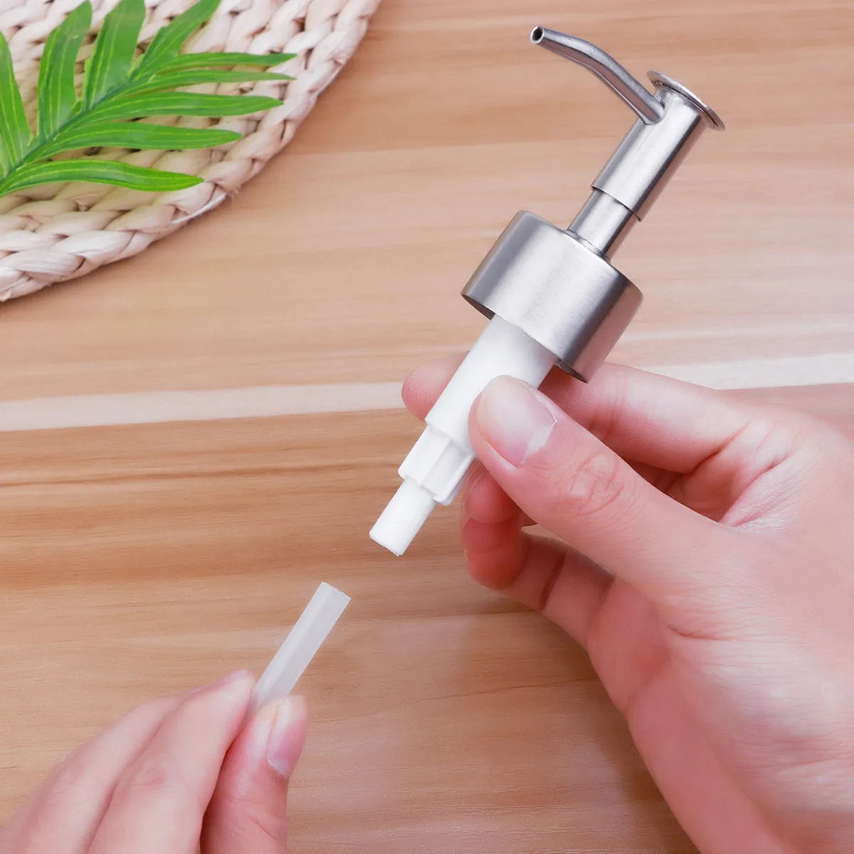 

Lotion Dispenser Pumps Bottle Heads Press Head Soap Pump Replacement Liquid Hand Wash Lotion Dispenser Bottles Pumps bath supply