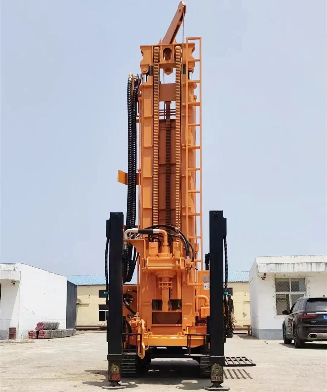 Crawler Type 200m Deep Hydraulic DTH Water Well Drilling Rig For Borehole Drill