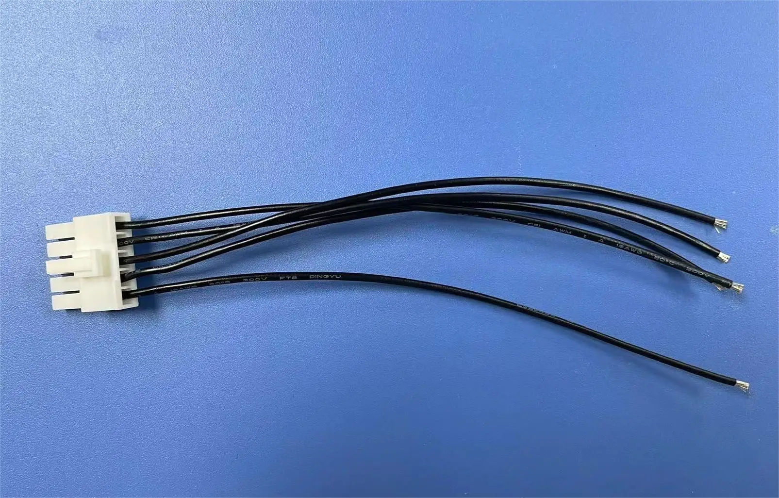 39014051 Wire Hanres, MOLEX Mini Fit 4.2mm Pitch 5P, 39-01-4051, 5557-05R2-210 With Leads, Off the Shelf