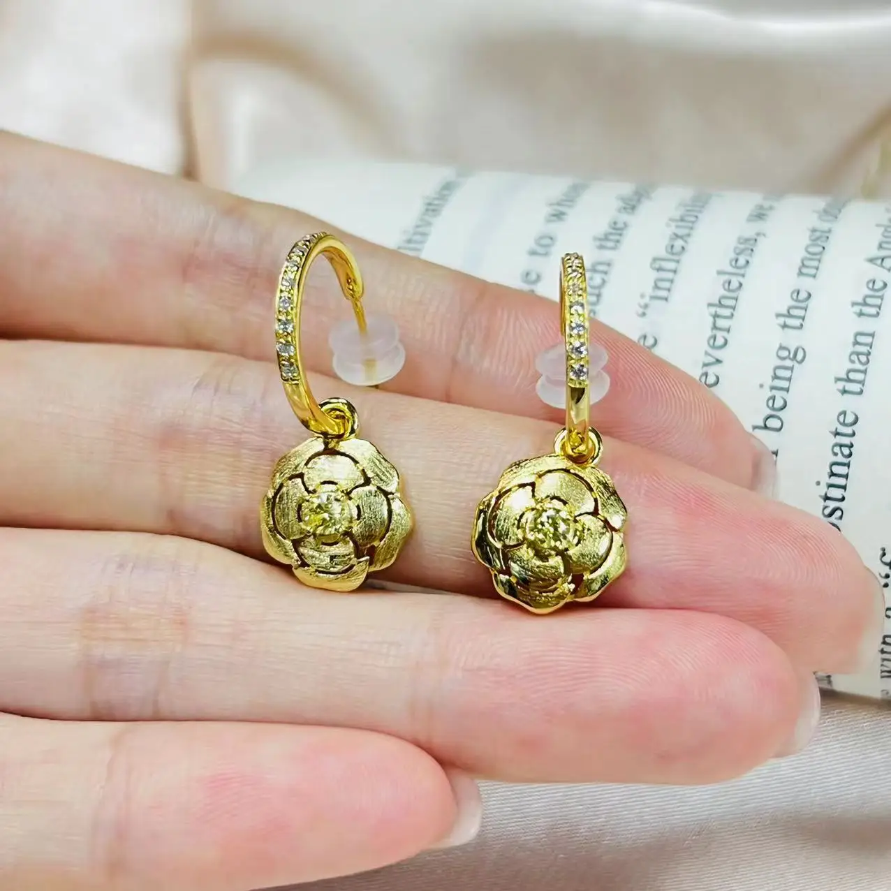 Small fragrance Camelia camellia diamond sterling silver stud earrings female light luxury ins senior sense all-match earrings