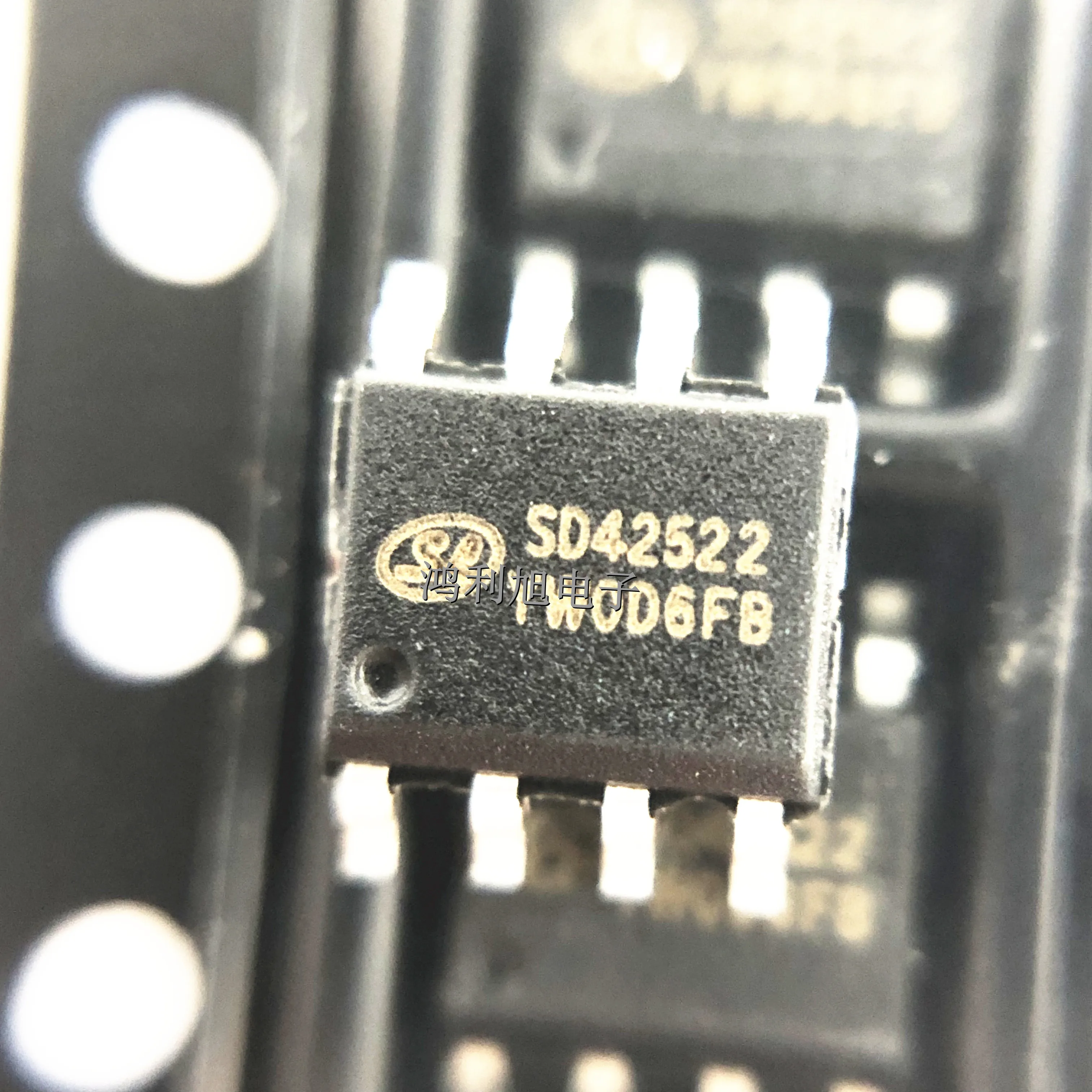 10PCS/Lot SD42522TR SOP-8 SD42522 SMD LED Driver IC Chip 1A 6-36V Original Stock