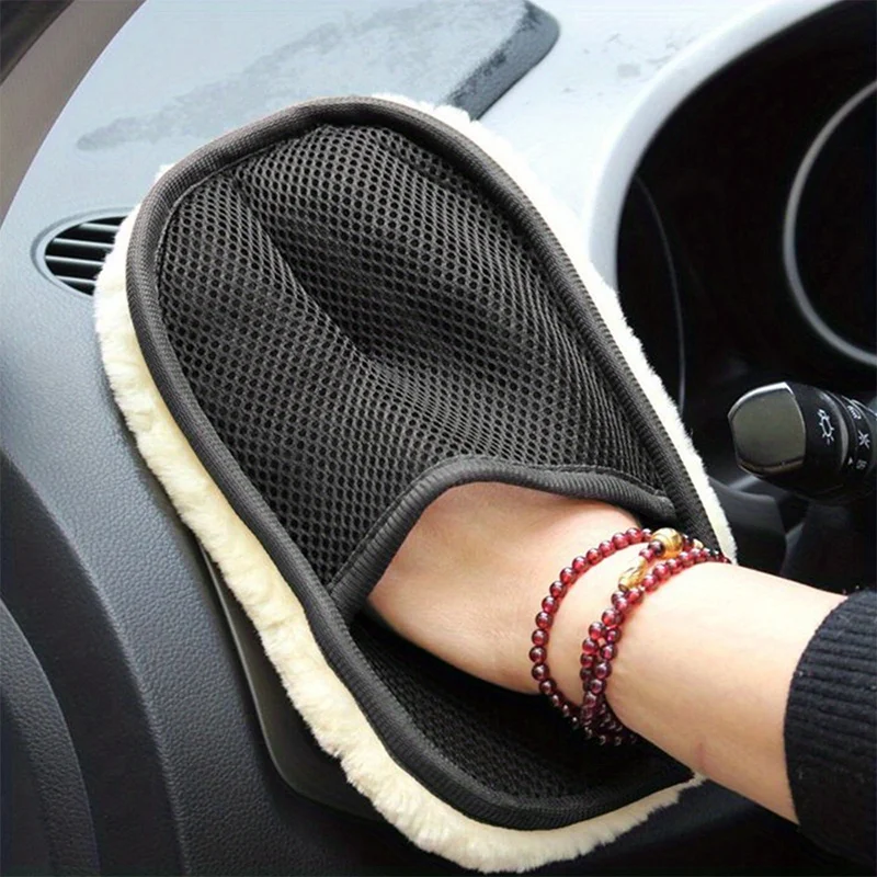 Experience the Ultimate Car Cleaning with our Amazingly Soft Wool Gloves - 15*24cm Size for Easy Use!