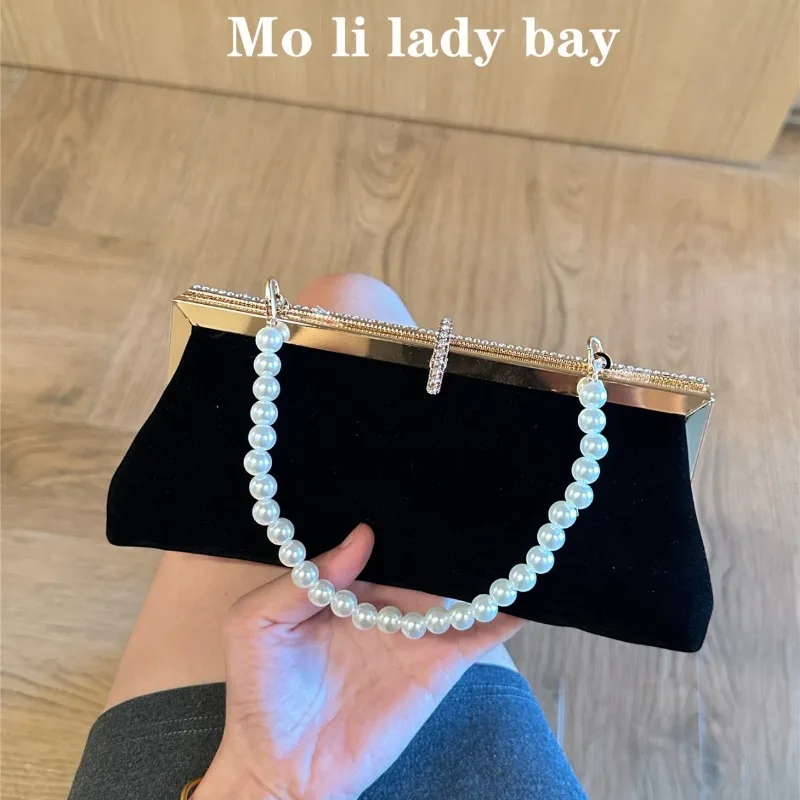 

2025 Autumn Winter Velvet Evening Bags For Women Diamond Chain Shoulder Crossbody Bags Party Wedding Elegant Clutch