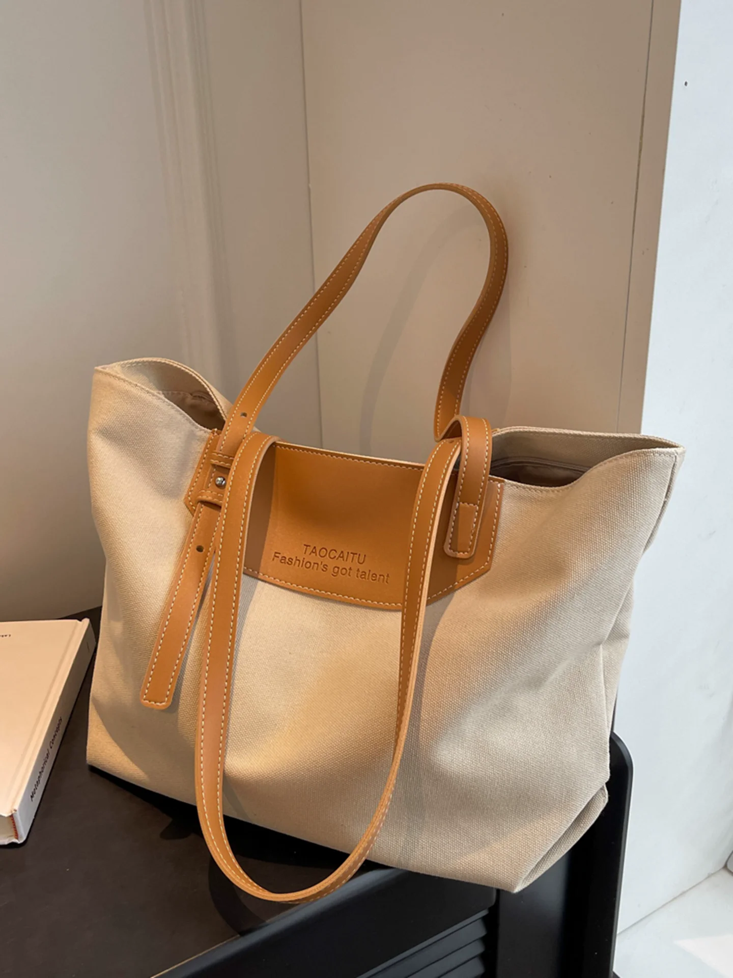 

Simple and Large Capacity Tote Bag for Women 2025 New Style Canvas Bag for Women, Casual and Versatile Single Shoulder Large Bag