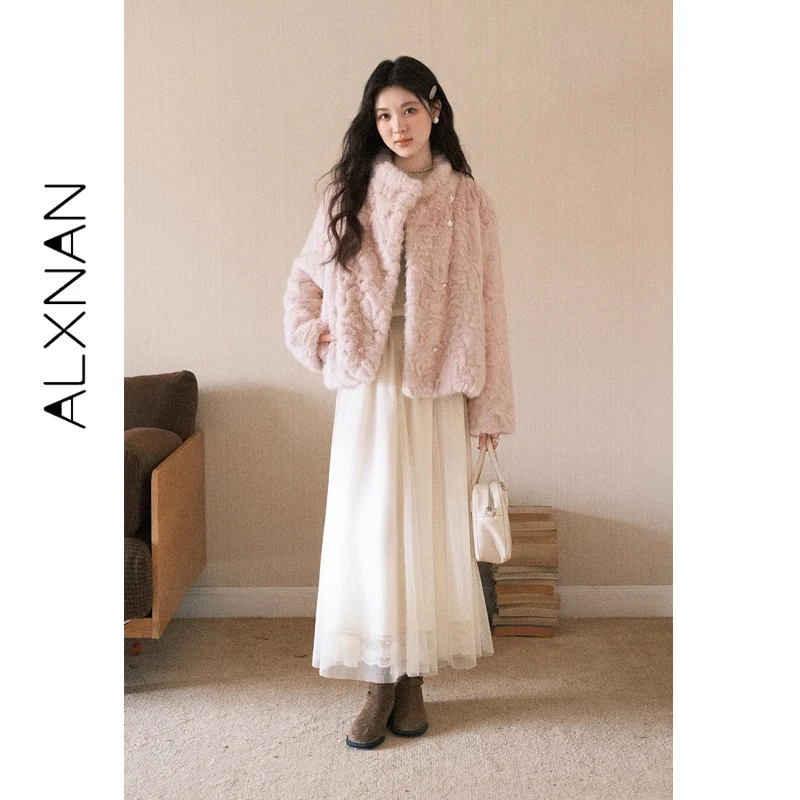 ALXNAN سترة الوردي النساء 2025 خريف شتاء دافئ الحلو على شكل قلب زر معطف قصير فو شيربا ملابس خارجية الإناث QJD00663