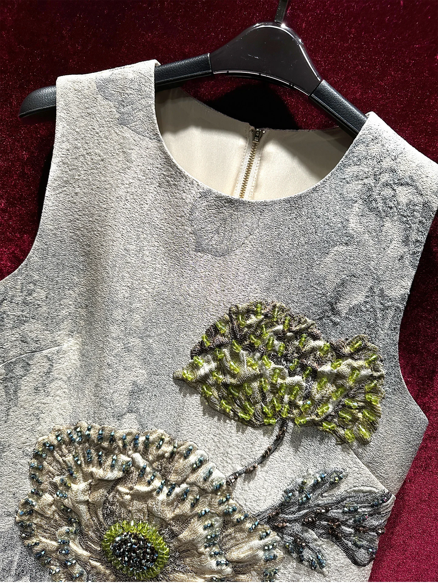 

High Quality 3D Jacquard Beads Sleeveless Party Dress Luxury Diamonds Lady Formal Dress Elegant Round Neck Short A-line Dress