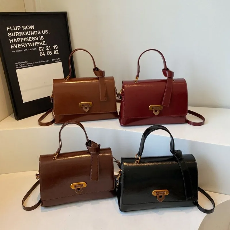 

Elegant Commuter Designer Diaper Bag For Women Luxury Leather Tote Large Capacity Stylish Crossbody Shoulder Bag Functional