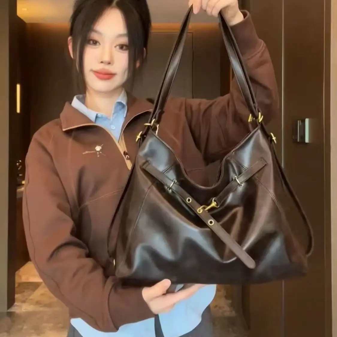 Lion Rie Large Capaci Casual Women's Bapa Versatile Spring Autumn New Sle Bai Guo Bag Double Oulder Bag-image